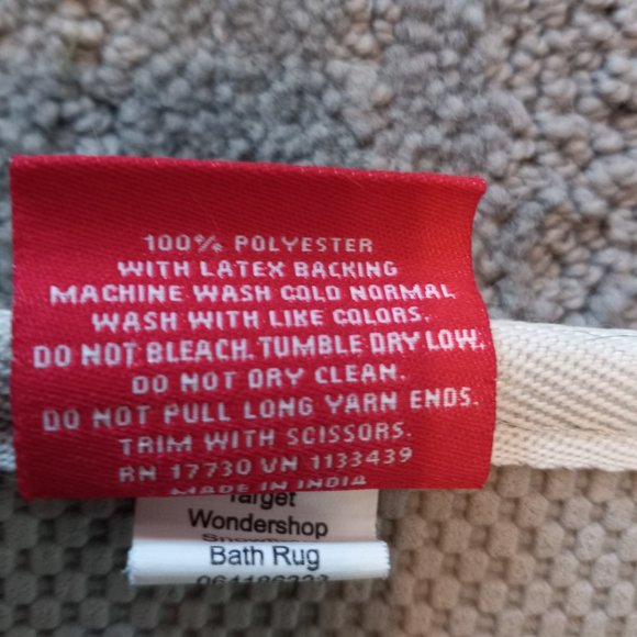 bathmat with snowflake design - Picture 2 of 4